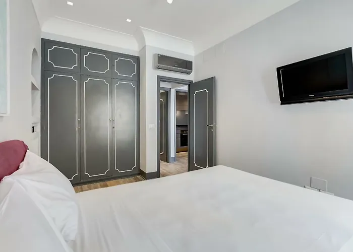 Trevi Area Penthouse *