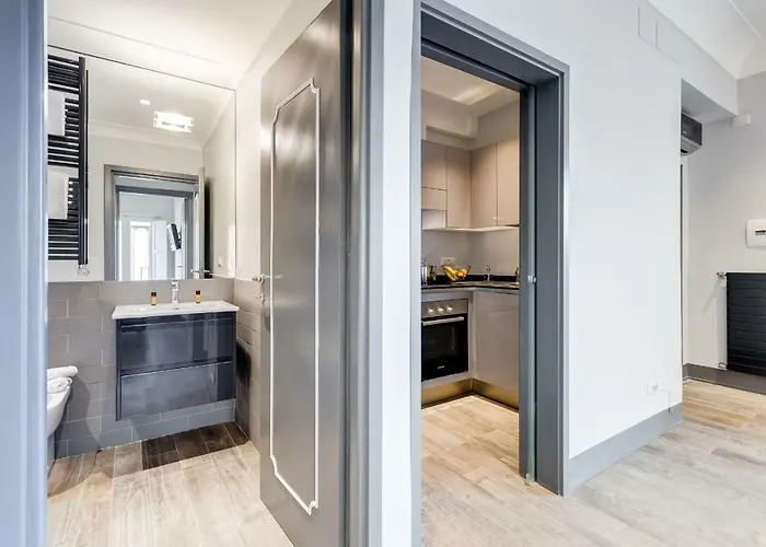 Trevi Area Penthouse Roma